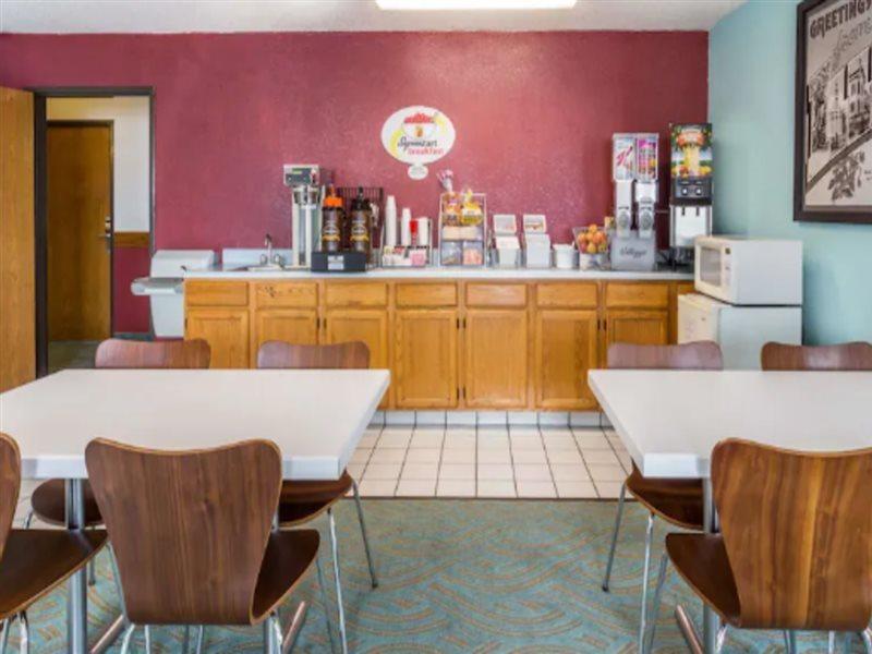 Super 8 By Wyndham Bourbonnais/Kankakee Area Dış mekan fotoğraf